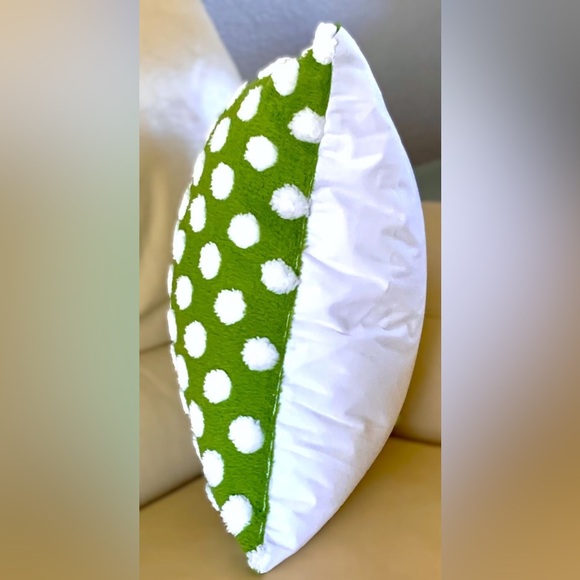 Set/2 Plush Jacquard Green White Christmas Polka Dot 18" Pillow Covers New - Picture 3 of 5